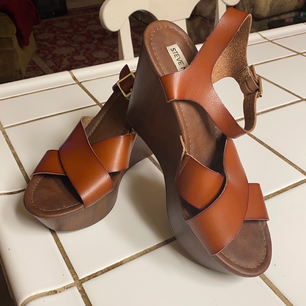 Steve Madden Wedge platform Sandals.